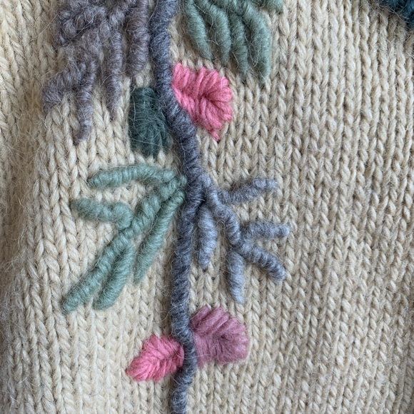 Floral Knit Women's wool Sweater - Picture 13 of 16